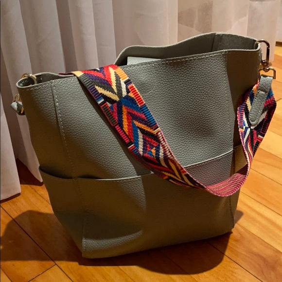 Handbags - Vegan leather bag !